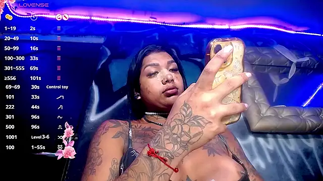 IsabellBigtitsxx online show from February 19, 10:17 pm