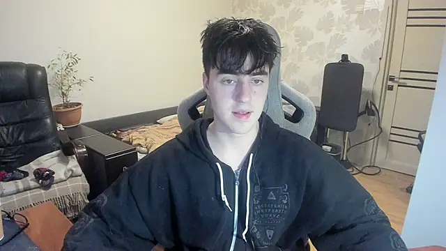 Knuckles17 online show from December 2, 1:33 am