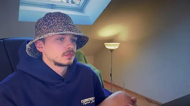 naked psy online show from March 9, 3:16 pm