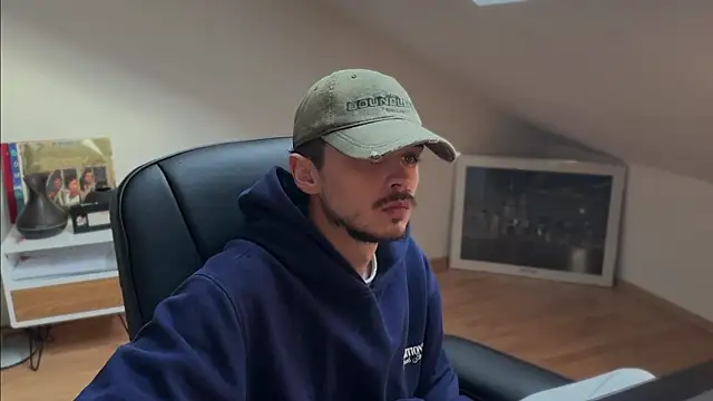 naked psy online show from November 5, 9:20 am