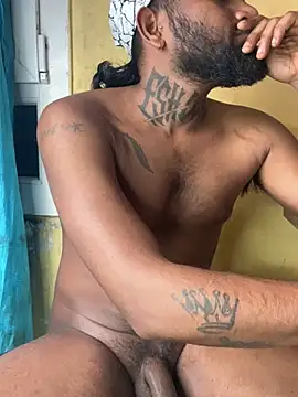 Snapshot of TiltedTen chatting on February 25, 12:47 am TiltedTen online show from February 25, 12:47 am