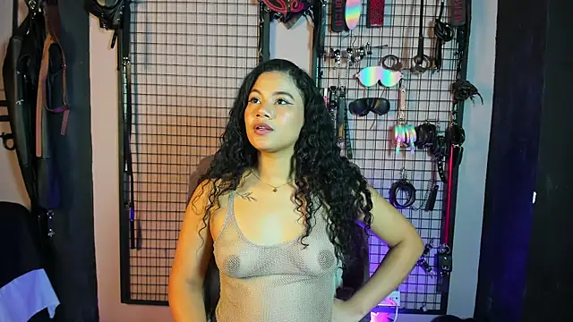 Snapshot of Twisted_Fantasy chatting on January 26, 2:56 am Twisted Fantasy online show from January 26, 2:56 am