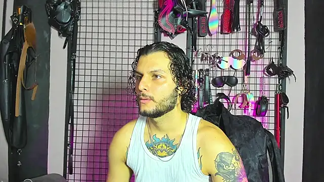 Snapshot of Twisted_Fantasy chatting on January 29, 12:02 pm Twisted Fantasy online show from January 29, 12:02 pm