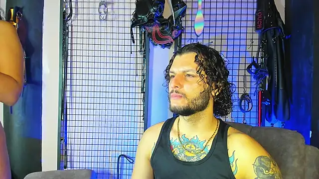 Snapshot of Twisted_Fantasy chatting on February 4, 12:11 pm Twisted Fantasy online show from February 4, 12:11 pm