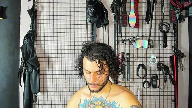 Snapshot of Twisted_Fantasy chatting on February 7, 3:19 pm Twisted Fantasy online show from February 7, 3:19 pm