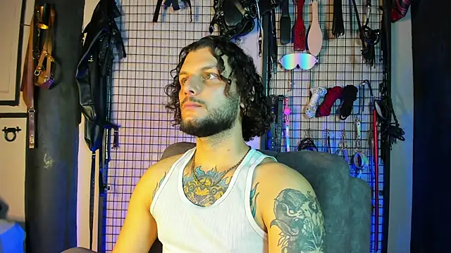 Snapshot of Twisted_Fantasy chatting on March 12, 4:30 am Twisted Fantasy online show from March 12, 4:30 am