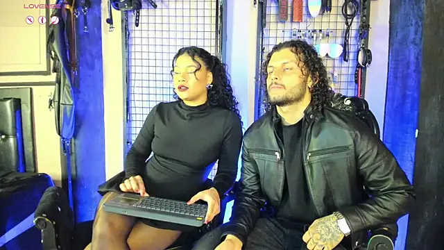 Snapshot of Twisted_Fantasy chatting on October 1, 4:29 am Twisted Fantasy online show from October 1, 4:29 am