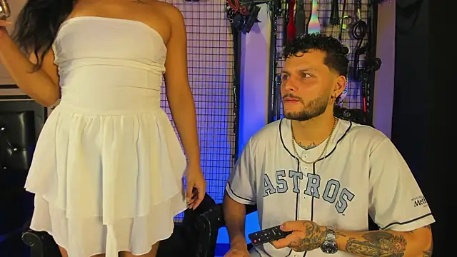 Snapshot of Twisted_Fantasy chatting on November 14, 4:11 am Twisted Fantasy online show from November 14, 4:11 am