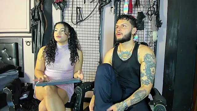 Snapshot of Twisted_Fantasy chatting on January 8, 2:25 am Twisted Fantasy online show from January 8, 2:25 am