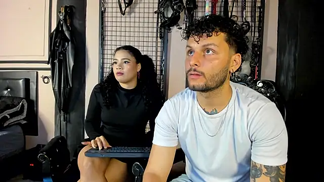 Snapshot of Twisted_Fantasy chatting on February 4, 3:45 am Twisted Fantasy online show from February 4, 3:45 am