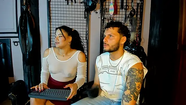 Snapshot of Twisted_Fantasy chatting on February 13, 3:46 am Twisted Fantasy online show from February 13, 3:46 am