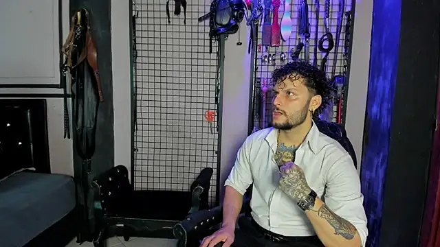 Twisted Fantasy online show from April 14, 3:01 am