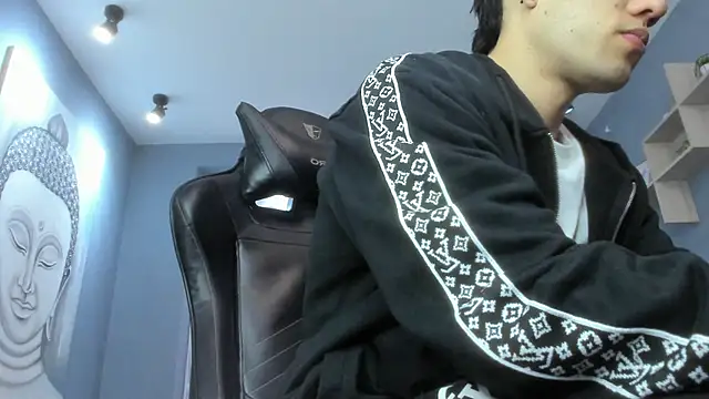 Snapshot of alexgiraldo_ chatting on January 20, 2:57 pm alexgiraldo online show from January 20, 2:57 pm