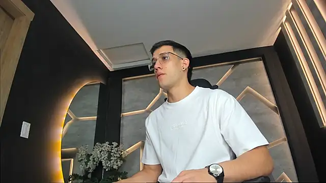 Snapshot of alexgiraldo_ chatting on January 28, 11:17 am alexgiraldo online show from January 28, 11:17 am