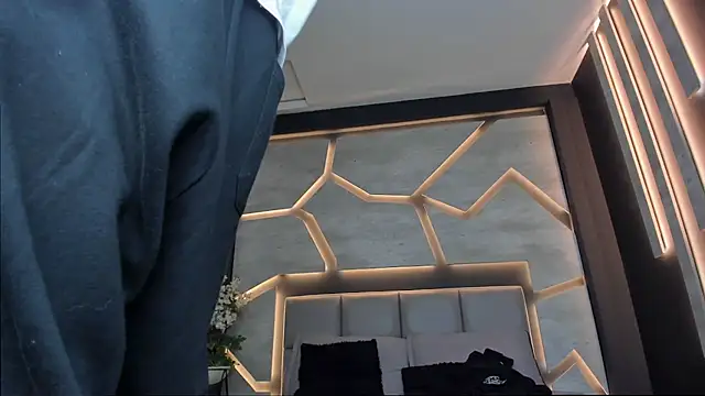 Snapshot of alexgiraldo_ chatting on January 29, 2:21 pm alexgiraldo online show from January 29, 2:21 pm