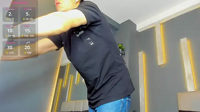 Snapshot of alexgiraldo_ chatting on February 9, 11:14 am alexgiraldo online show from February 9, 11:14 am