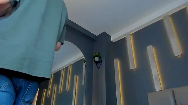 Snapshot of alexgiraldo_ chatting on March 4, 11:29 am alexgiraldo online show from March 4, 11:29 am