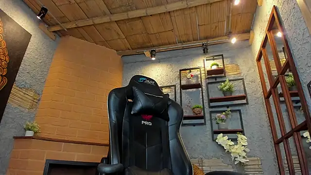 Snapshot of alexgiraldo_ chatting on March 6, 6:16 pm alexgiraldo online show from March 6, 6:16 pm