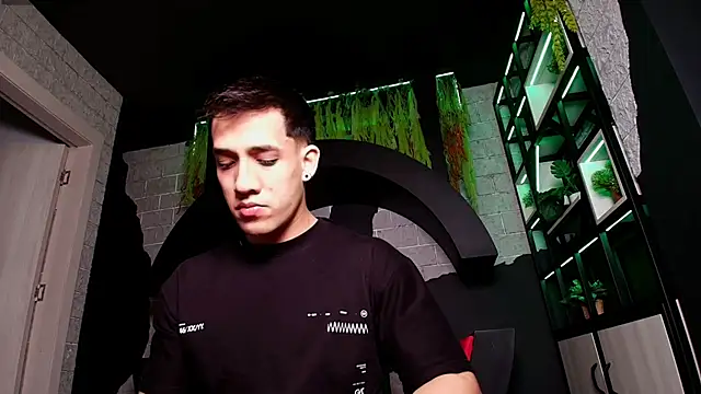 Snapshot of alexgiraldo_ chatting on March 17, 11:21 am alexgiraldo online show from March 17, 11:21 am