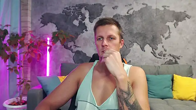 VikingChrisss online show from October 26, 10:10 am