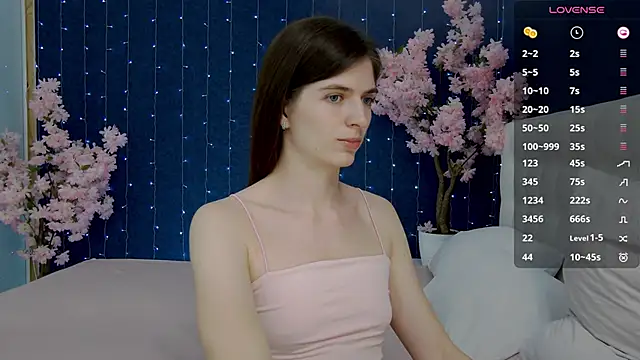 -Mirror-Girl- online show from March 13, 1:29 pm