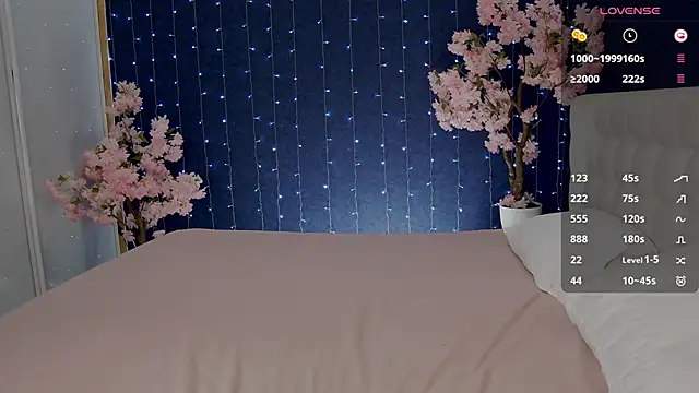 -Mirror-Girl- online show from October 19, 4:57 am