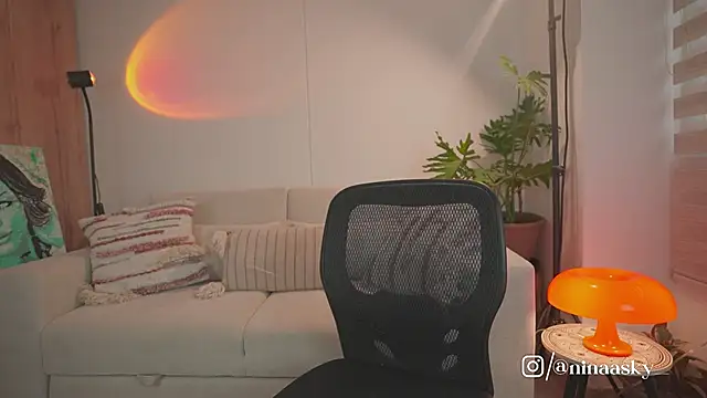ninaa sky online show from May 31, 12:23 pm