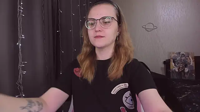 MissBrightShine online show from December 18, 11:27 am