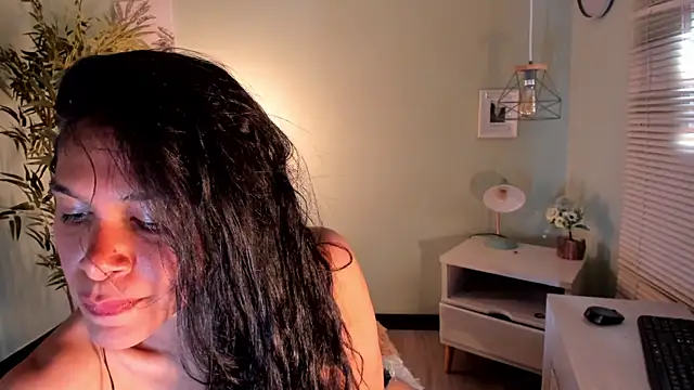 Snapshot of _aish_a_ chatting on December 29, 8:37 pm aish a online show from December 29, 8:37 pm