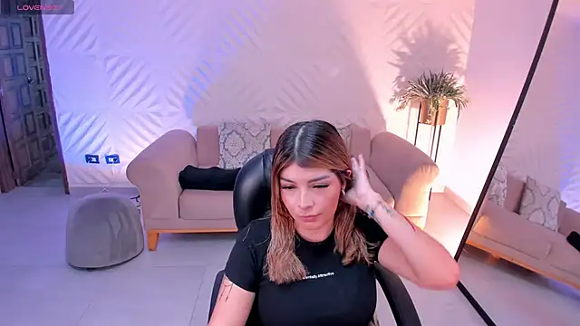 LisaMonroe  online show from March 10, 8:23 pm