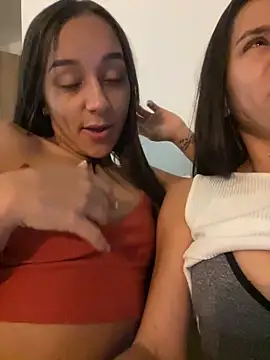 Snapshot of dominantandsubmissiveshow chatting on December 8, 3:32 am dominantandsubmissiveshow online show from December 8, 3:32 am