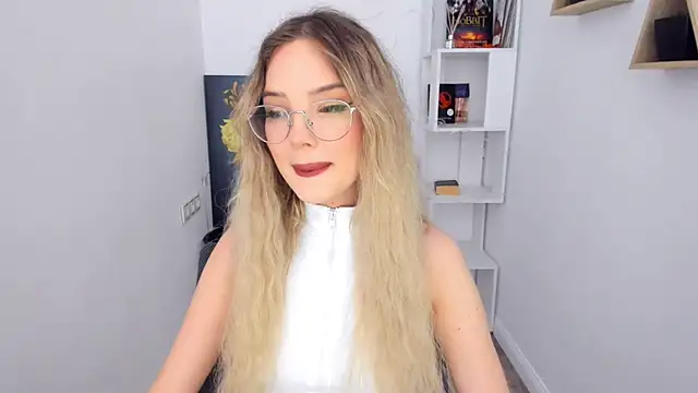 FloweryLove 1 online show from January 28, 5:35 pm