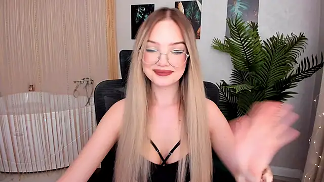 FloweryLove 1 online show from February 5, 7:42 pm