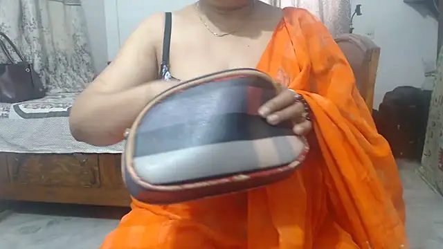 Snapshot of sexy_jaaan chatting on June 23, 3:04 am sexy jaaan online show from June 23, 3:04 am