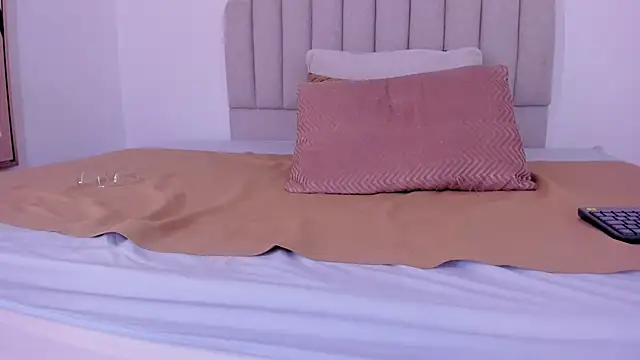 sarita duque online show from September 30, 11:59 am