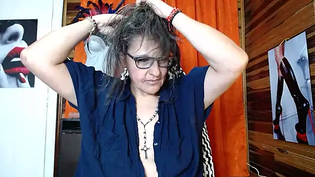 merlyna goldens online show from February 13, 5:16 am