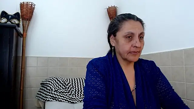 merlyna goldens online show from March 19, 3:09 am