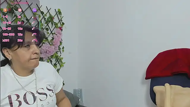 merlyna goldens online show from November 21, 11:25 pm