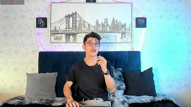 Snapshot of Andrew_thevil chatting on January 11, 10:51 pm Andrew thevil online show from January 11, 10:51 pm