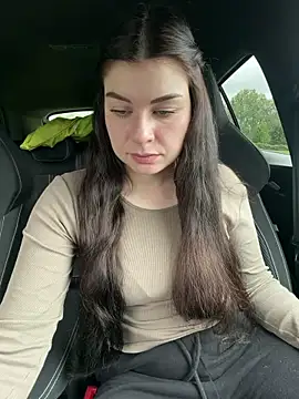 Snapshot of EllyNora chatting on May 7, 2:00 pm EllyNora online show from May 7, 2:00 pm