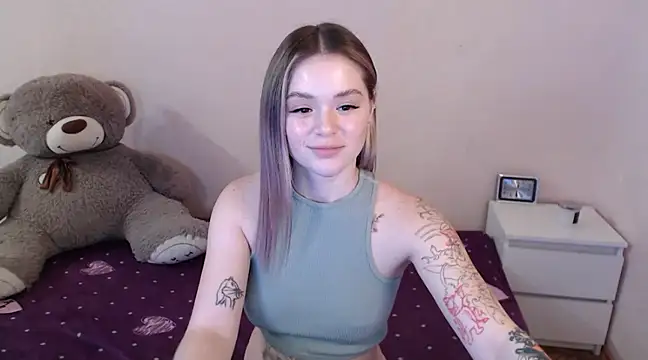 miaacatt online show from March 10, 9:53 am