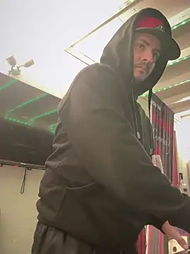 Snapshot of PeterGrandee chatting on January 12, 2:03 am PeterGrandee online show from January 12, 2:03 am