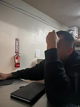 Snapshot of PeterGrandee chatting on March 5, 6:01 pm PeterGrandee online show from March 5, 6:01 pm