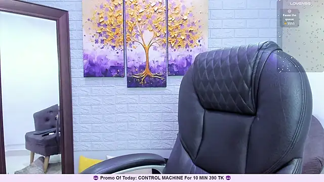 Paula Desousa online show from November 11, 7:36 pm