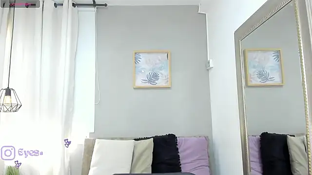 Paula Desousa online show from February 12, 5:41 pm