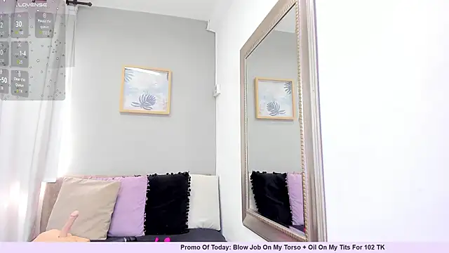Snapshot of Paula_Desousa chatting on July 9, 8:02 pm Paula Desousa online show from July 9, 8:02 pm