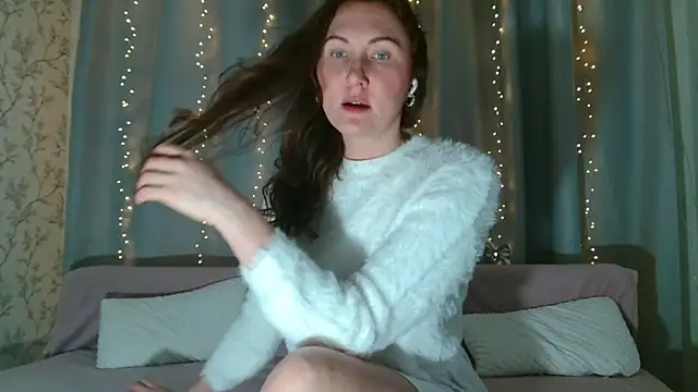 Imcarrieberry online show from February 7, 3:30 pm