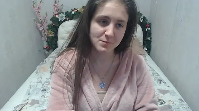 Holliy Cooper online show from January 22, 6:10 pm