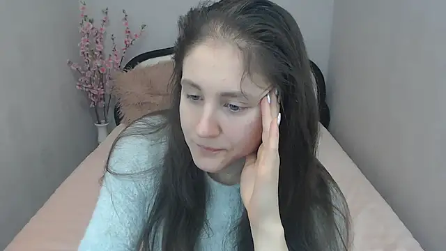 Holliy Cooper online show from January 29, 9:33 am