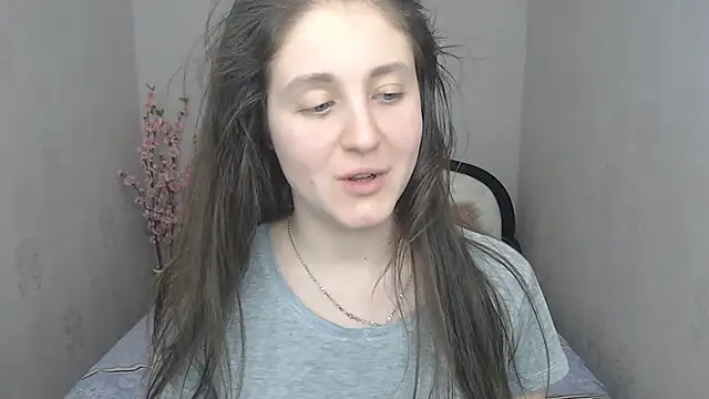 Holliy Cooper online show from February 5, 2:48 pm